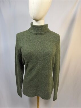 Abercrombie & Fitch Olive Green soft Turtleneck Sweater. Fabric tag missing